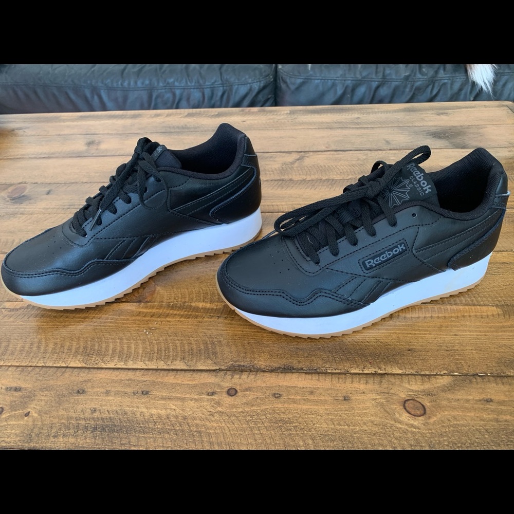 Reebok Shoes - image 4